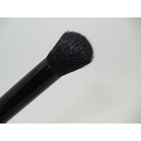 Cọ Che Khuyết Điểm Hoàn Hảo E.L.F. Studio Flawless Concealer Brush - 84024
