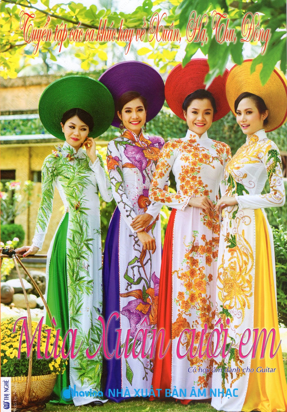 Bìa sách Tuyển Tập Các Ca Khúc Hay Về Xuân, Hạ, Thu, Đông - Mùa Xuân Cưới Em (Kèm CD)