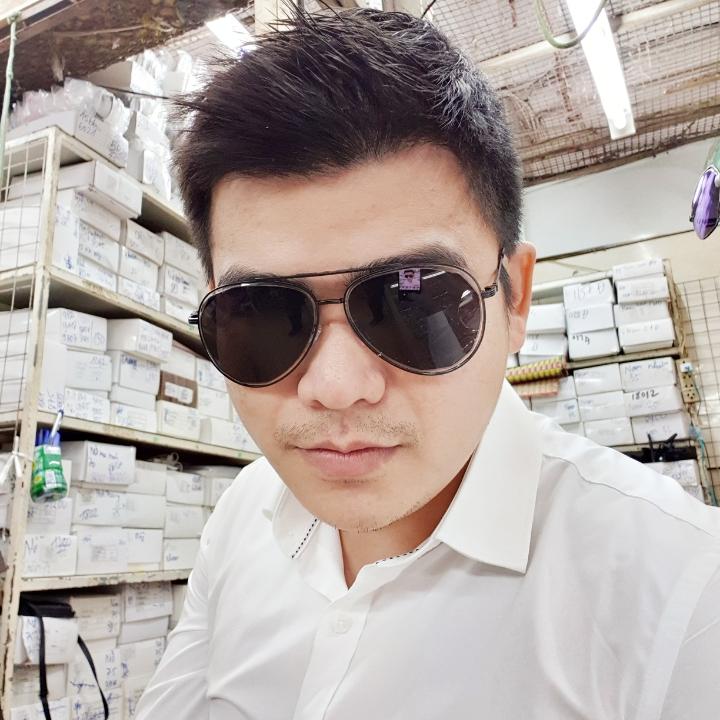 Cửa hàng kính Hồng Minh
