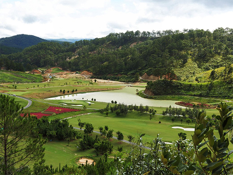 SAM Tuyền Lâm Golf Club 4* Đà Lạt - Giá Đặc Biệt, Buffet Sáng, Hồ Bơi, Xe Đưa Đón