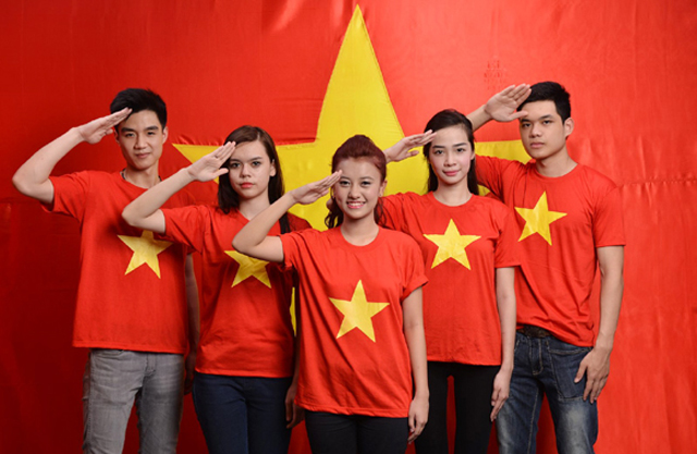 Áo Thun Cờ Đỏ Sao Vàng