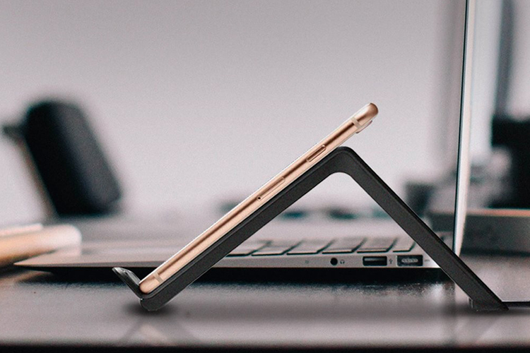 Đế Sạc Không Dây Cho iPhone X / 8 / 8 Plus / Note 8 Spigen 10W F303W - Hàng Nhập Khẩu