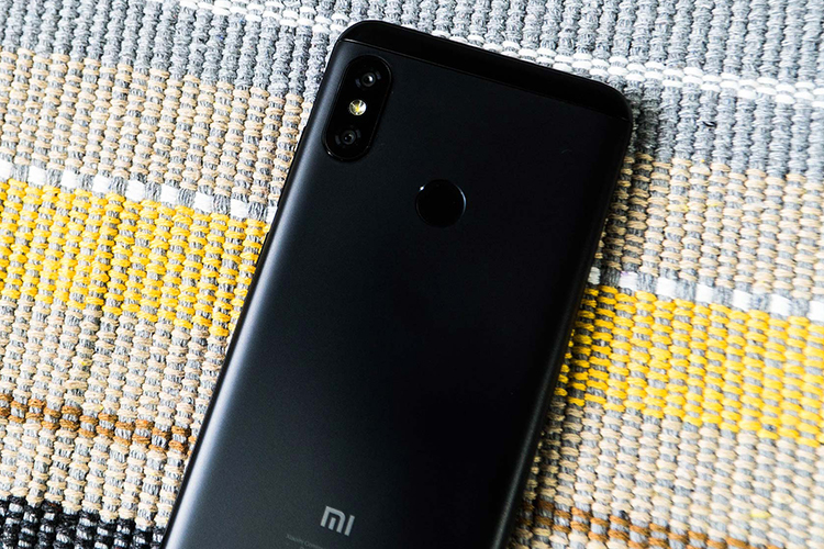 Bộ Điện Thoại Xiaomi Redmi 6 Pro (32GB/3GB) + Dán Cường Lực 5D Full Màn + Ốp Lưng - Hàng Nhập Khẩu