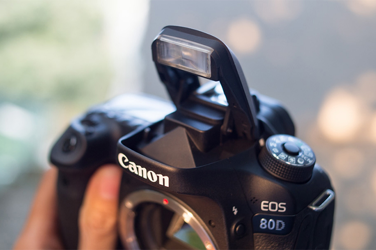 Máy ảnh Canon EOS 80D + Lens EF-S 18 - 135mm IS USM (Lê Bảo Minh)