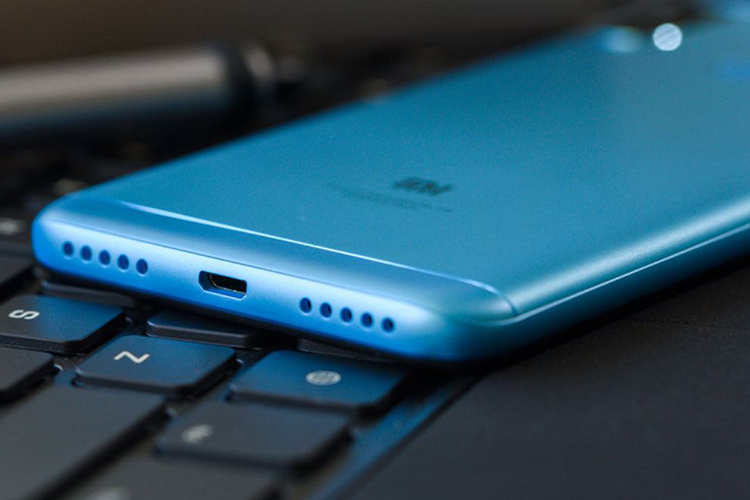 Bộ Điện Thoại Xiaomi Redmi 6 Pro (32GB/3GB) + Dán Cường Lực 5D Full Màn + Ốp Lưng - Hàng Nhập Khẩu