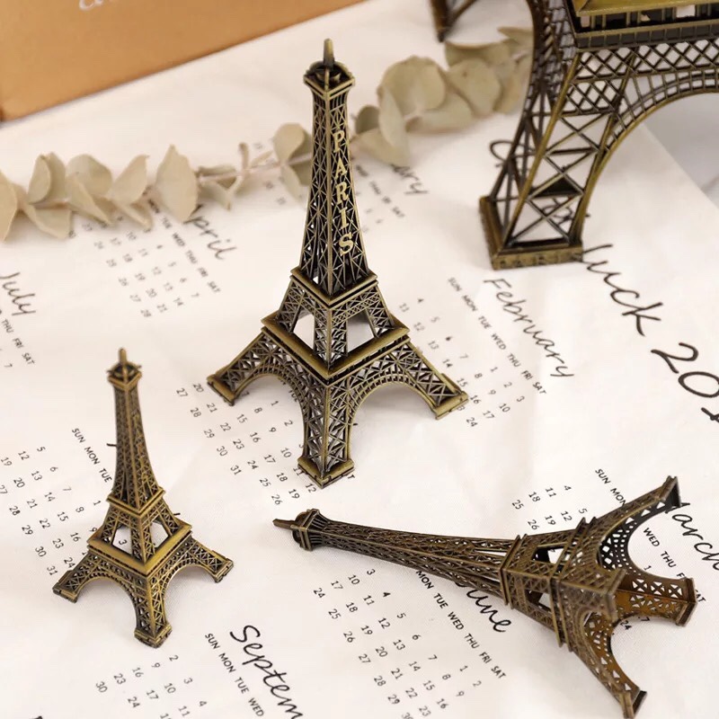 Tháp Eiffel mô hình bằng Thép Không Gỉ size 22 Cm