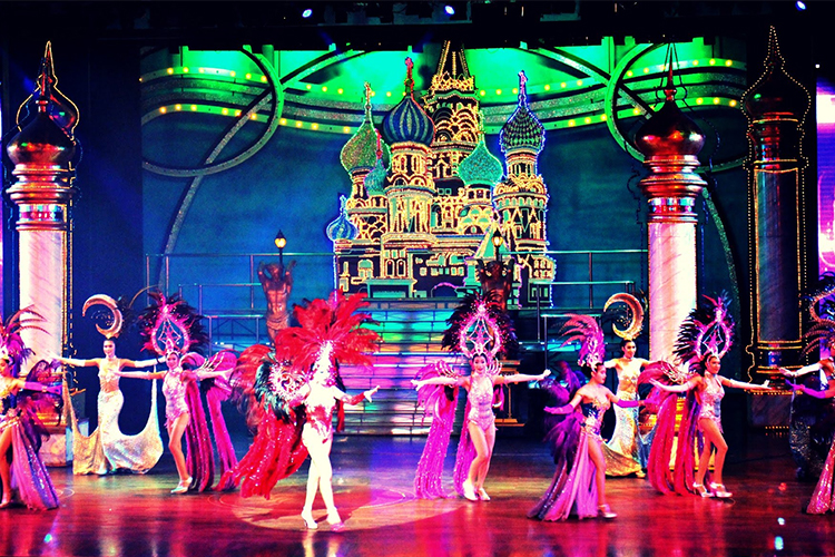 Vé Xem Alcazar Cabaret Show Ở Pattaya, Thái Lan - Ghế Deluxe