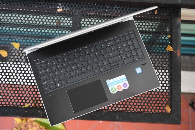 Laptop HP Probook 440 G5 2XR69PA Core i7-8550U/Free Dos (14 inch) - Hàng Chính Hãng - Silver