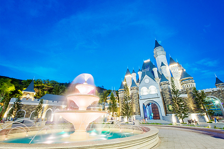 Vinpearl Discovery Nha Trang Empire Condotel - Studio Suite + Vinpearl Land