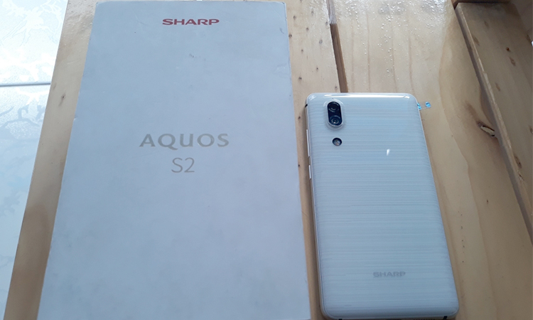 Điện Thoại Sharp AQUOS S2 - Hàng Chính Hãng - Xanh