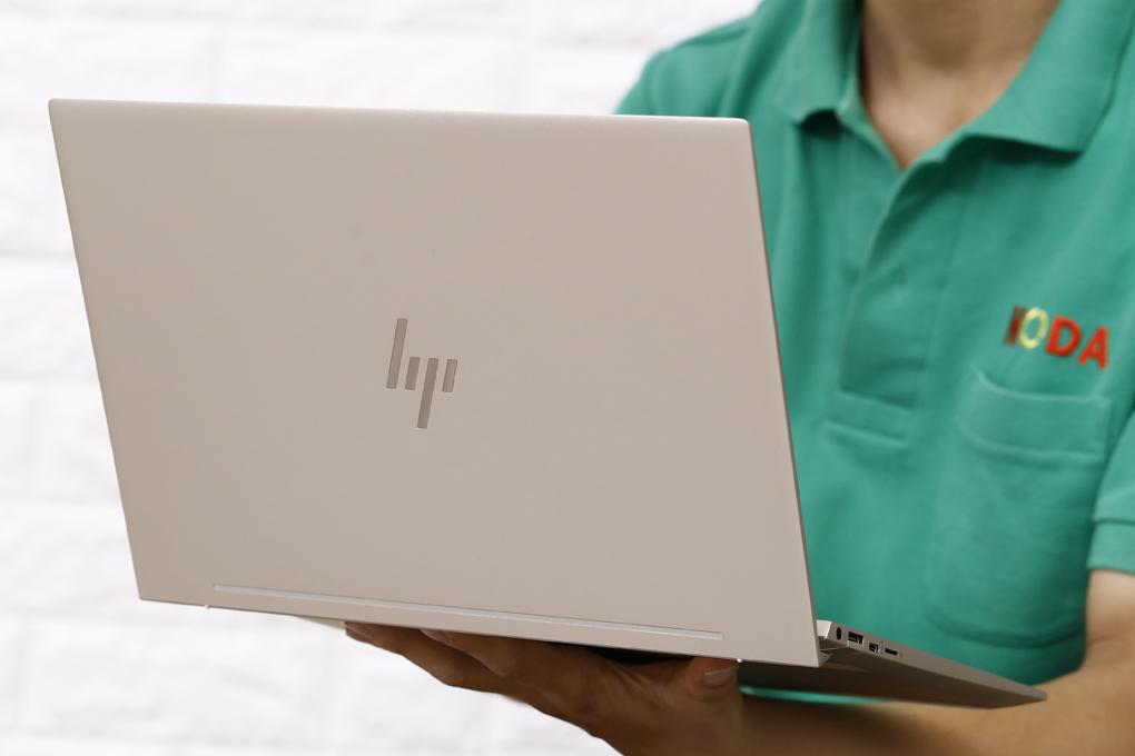 Laptop HP Envy 13-ah0027TU 4ME94PA Core i7-8550U/Win10 (13.3 inch) - Gold - Hàng Chính Hãng