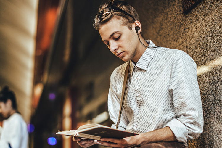 Tai Nghe Bluetooth Nhét Tai Creative Outlier ONE - Hàng Chính Hãng