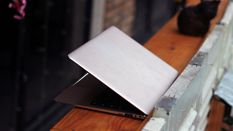 Laptop Masstel L133