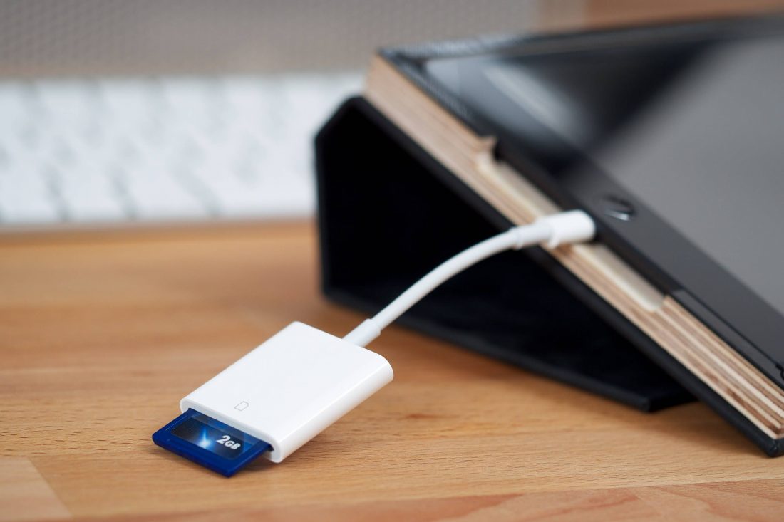 Apple Lightning to SD Card Camera Reader (USB-3) - MJYT2 - Vựa Táo