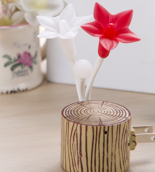 Đèn ngủ hoa ly cảm ứng ánh sáng