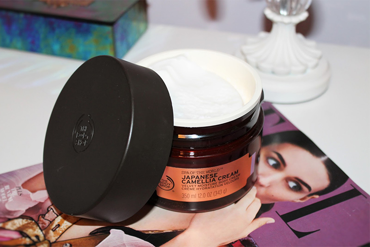 Kem Dưỡng Thể The Body Shop Japanese Camellia Spa Of The World (350ml)