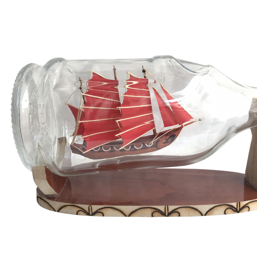 Mô hình thuyền gỗ trong chai thủy tinh