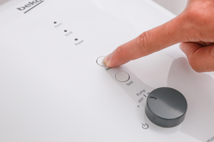 Máy Nước Nóng Trực Tiếp Có Bơm Beko BWI35S1A-213 (3500W)