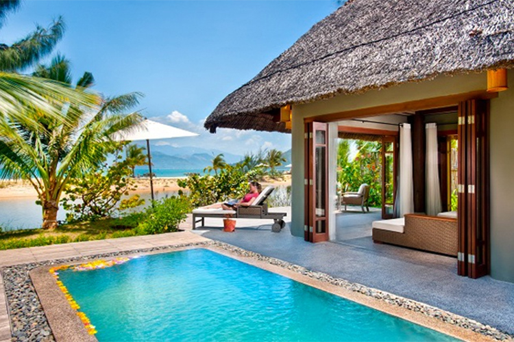 [L'Alyana Ninh Van Bay] Vietnamese Package - Đêm Nghỉ (Tặng Đưa Đón Sân Bay + 1 Bữa Ăn Set Menu) - Hill Rock Pool Villa 1 Phòng Ngủ