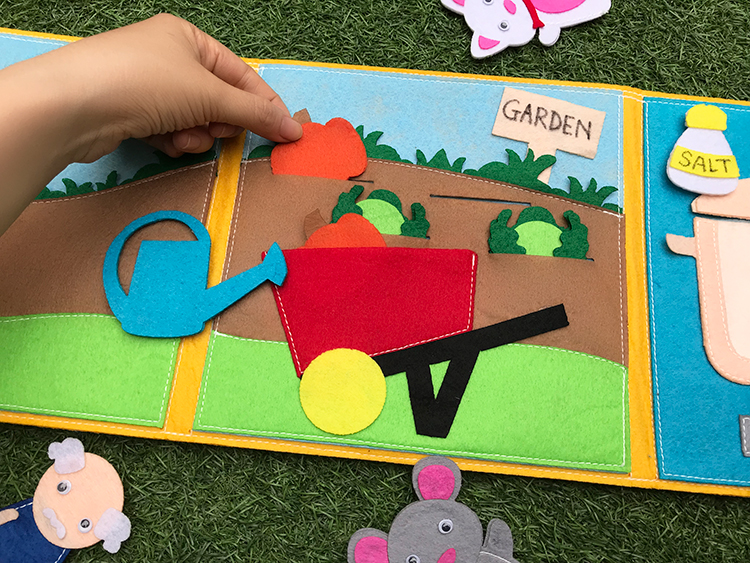 Sách Vải Sabe Kể  Chuyện Nhổ Củ Cải 