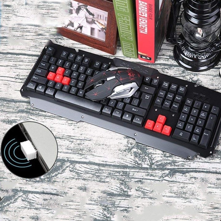 Bộ bàn phím và chuột không dây HK6700