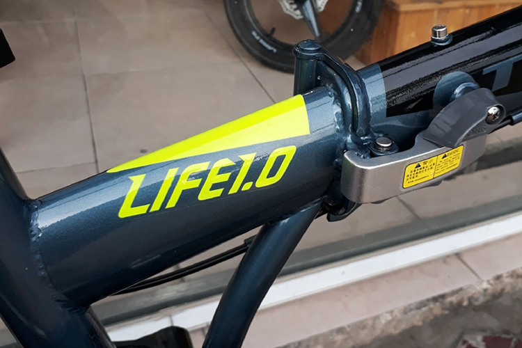 Xe Đạp Gấp LIFE 1.0 2018 (Xám Đen Phối Vàng)