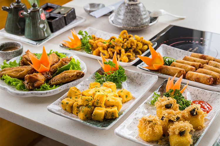 Buffet Lẩu Ăn Thả Ga Với Bò Mỹ, Tôm Sú Không Gian Sang Trọng Tại Nhà Hàng Hoàng Yến