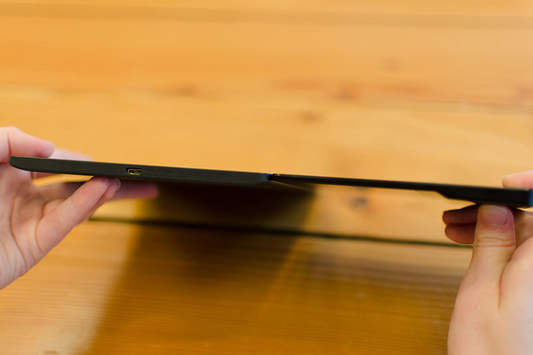 Máy Đọc Sách Kobo Aura One 8G - Hàng Nhập Khẩu