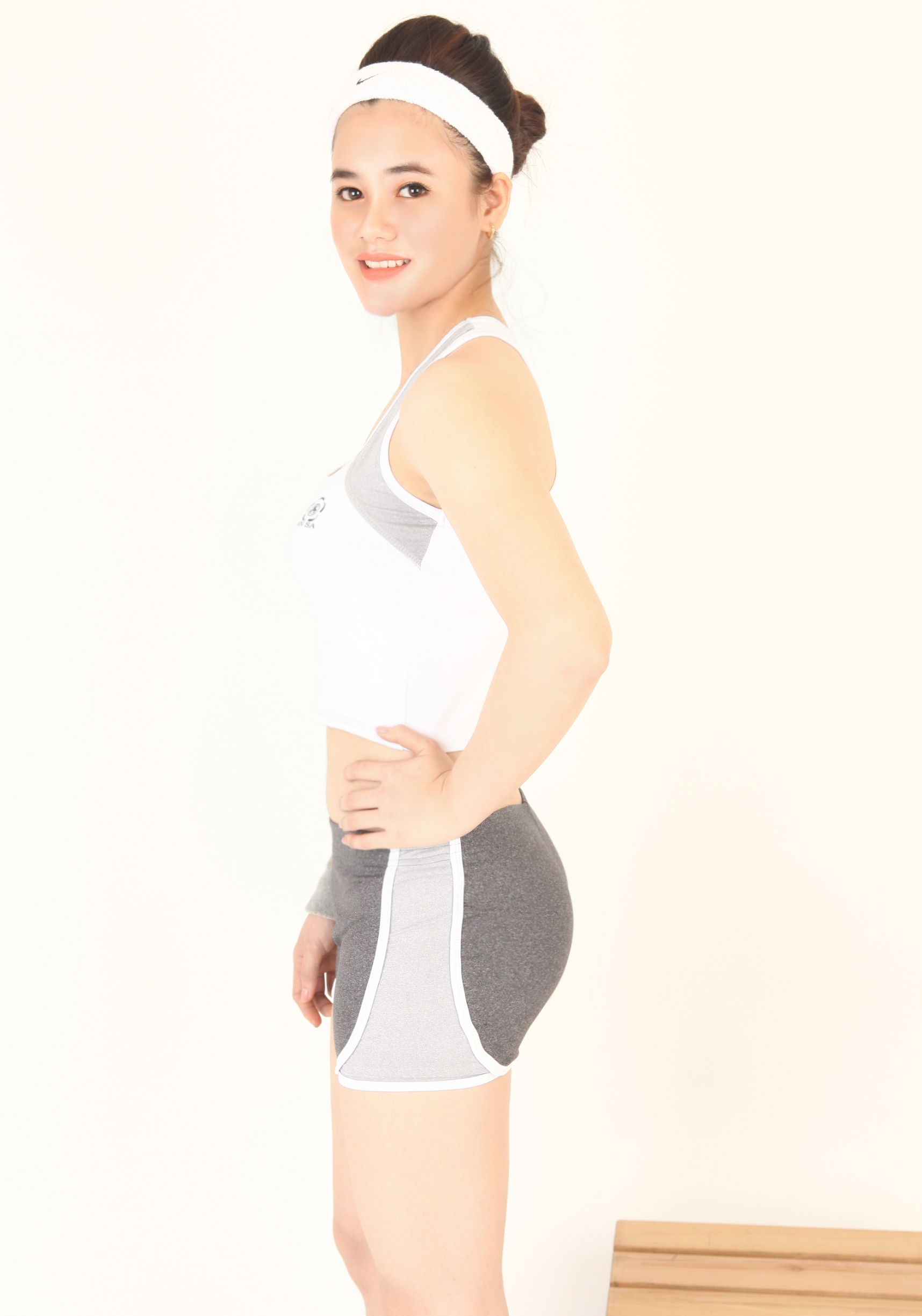 Bộ thể thao nữ quần đùi áo crotop phối viền-DN05