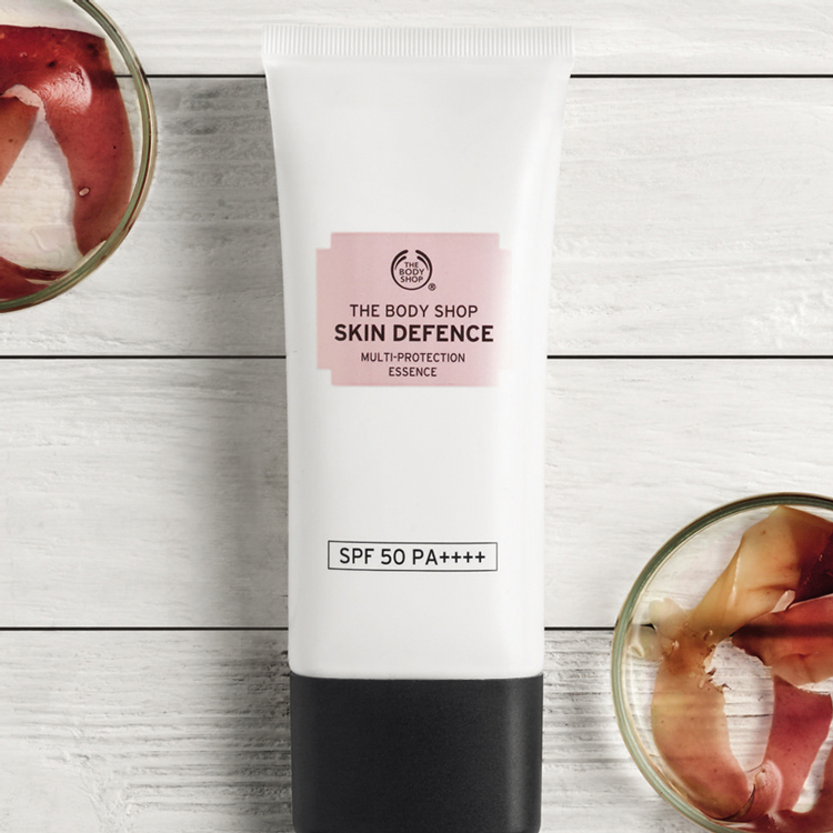 Kem Chống Nắng The Body Shop Skin Defence Essence (60ml)