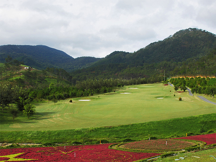 SAM Tuyền Lâm Golf Club 4* Đà Lạt - Giá Đặc Biệt, Buffet Sáng, Hồ Bơi, Xe Đưa Đón