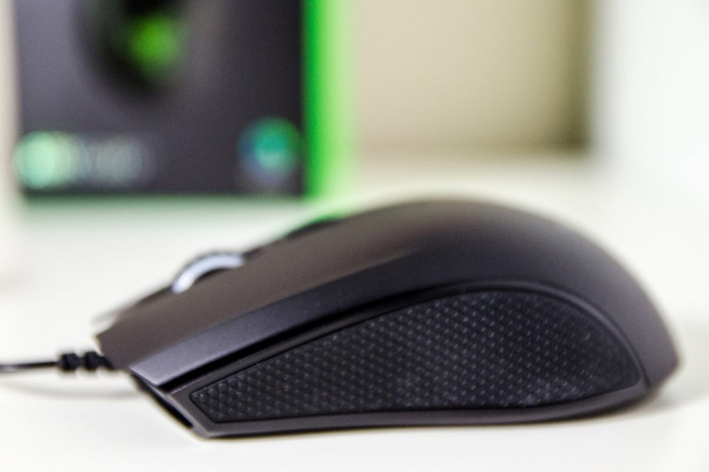 Chuột Chơi Game Có Dây Razer Abyssus V2 Essential Ambidextrous RZ01-01900100-R3A1 5000 DPI 4 Phím - Hàng Chính Hãng