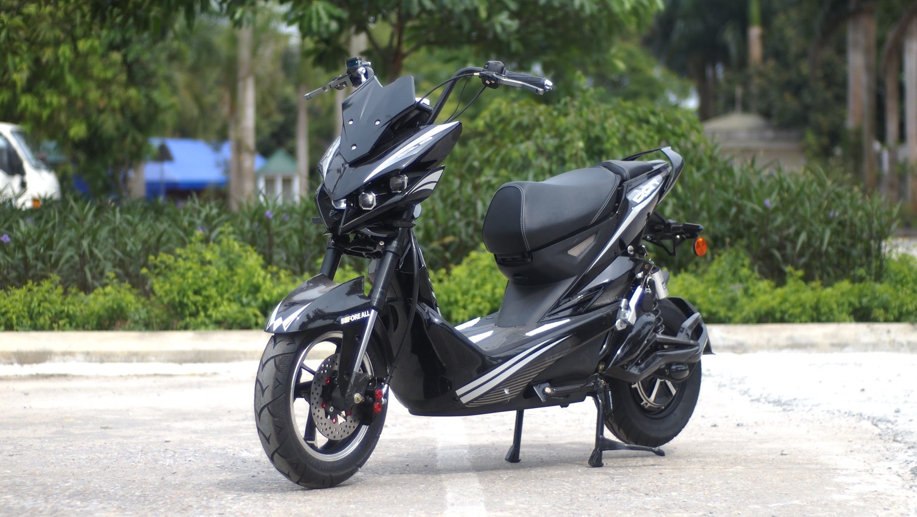 Xe Máy Điện Seeyes Jeek Batman