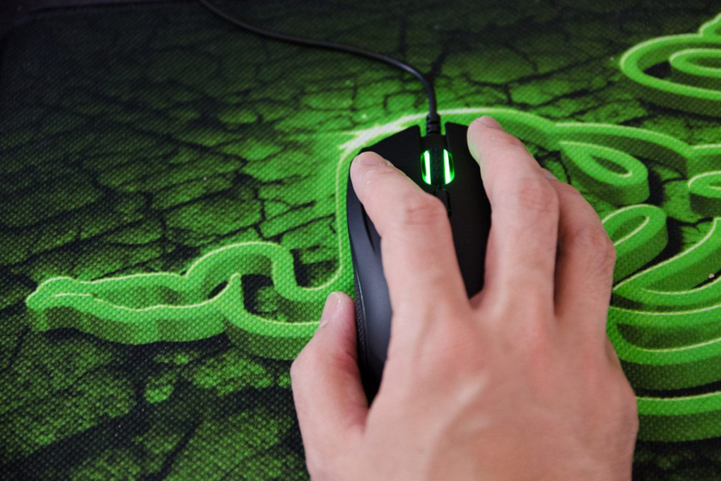 Chuột Chơi Game Có Dây Razer Abyssus V2 Essential Ambidextrous RZ01-01900100-R3A1 5000 DPI 4 Phím - Hàng Chính Hãng