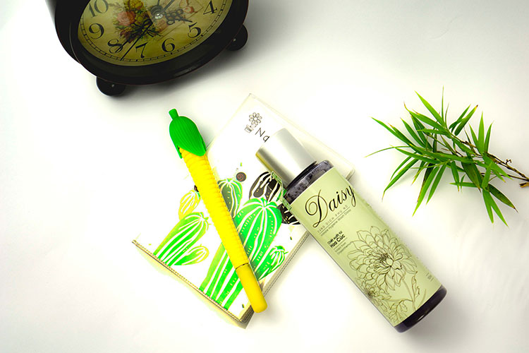Dung Dịch Vệ Sinh Phụ Nữ Daisy