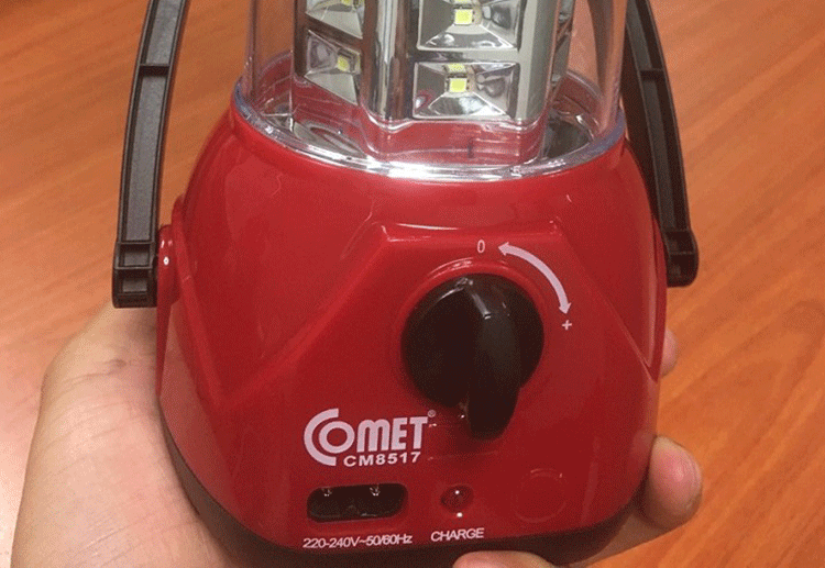 Đèn Sạc LED Comet CM8517