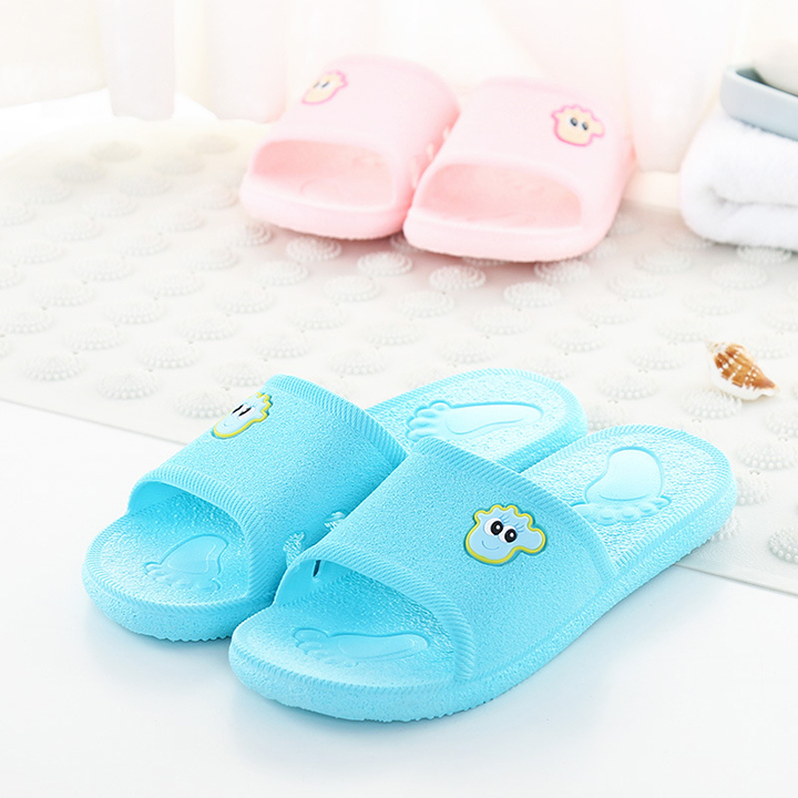 Dép nhựa mang trong nhà hình bàn chân (Free Size)