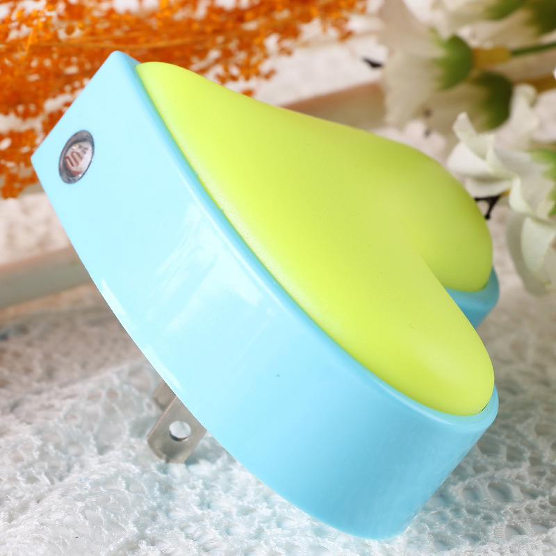 Đèn ngủ cảm ứng hình trái tim