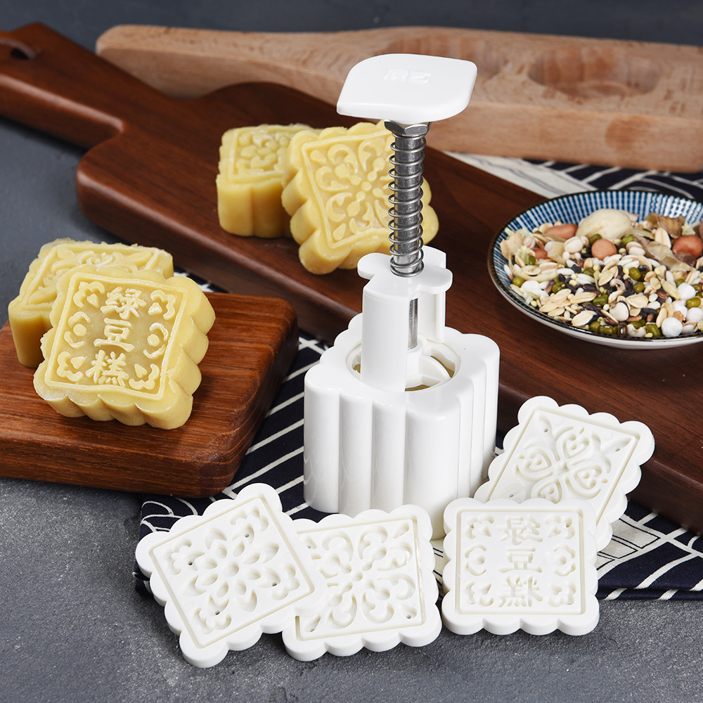Khuôn bánh trung thu lò xo 4 mặt vuông 125G