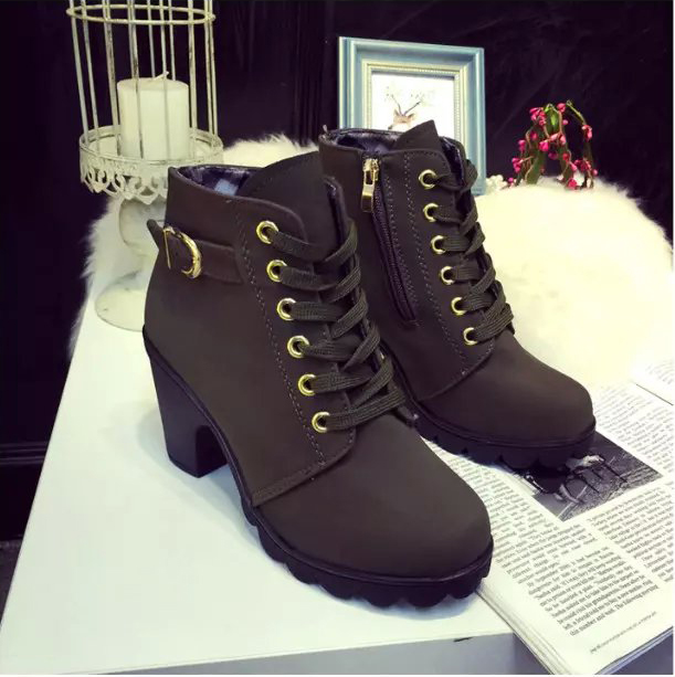 Boot nữ cổ ngắn cá tính màu xanh rêu GBN2702