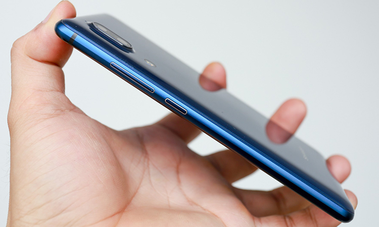 Điện Thoại Sharp AQUOS S2 - Hàng Chính Hãng - Xanh