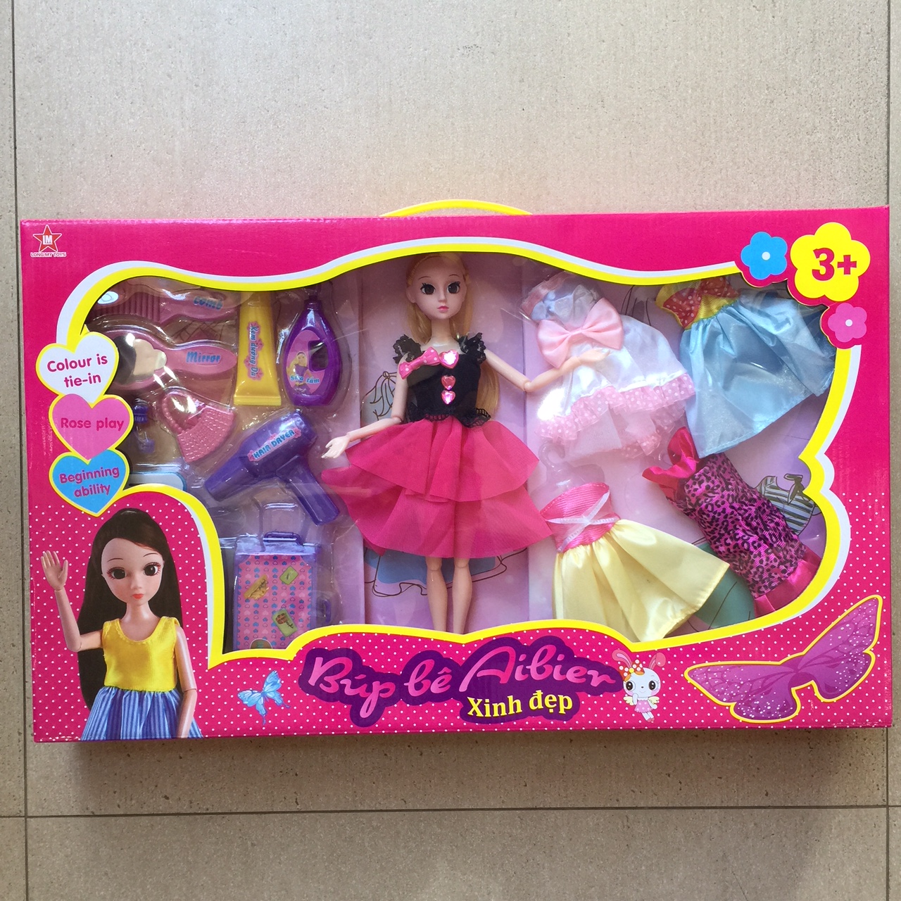 Búp bê Aibier xinh đẹp váy hồng cùng 6 bộ váy và 8 phụ kiện