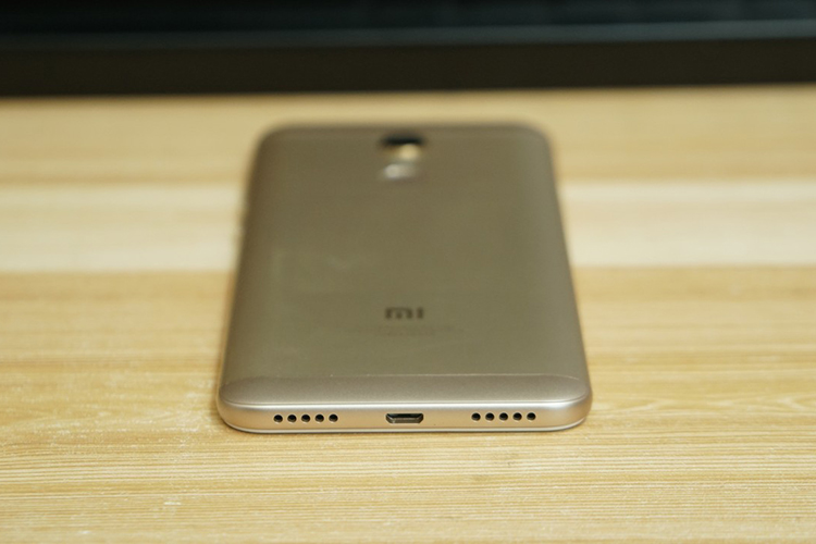 Điện Thoại Xiaomi Redmi 5 Plus (32GB/3GB) - Hàng Chính Hãng DGW