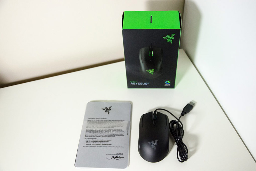 Chuột Chơi Game Có Dây Razer Abyssus V2 Essential Ambidextrous RZ01-01900100-R3A1 5000 DPI 4 Phím - Hàng Chính Hãng