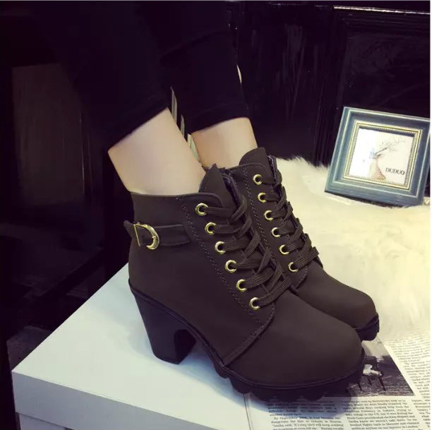 Boot nữ cổ ngắn cá tính màu xanh rêu GBN2702