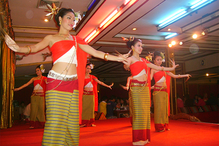 Vé Ăn Tối Khantoke Ở Old Chiang Mai Cultural Center, Thái Lan