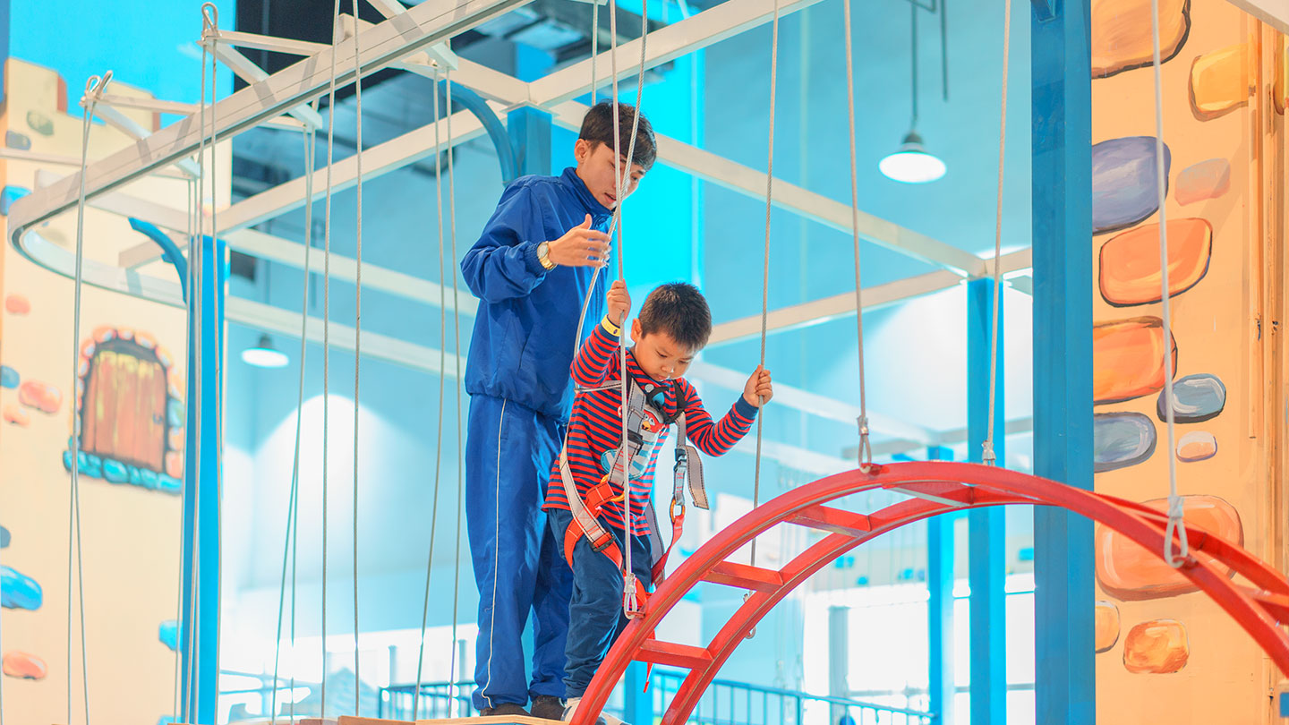 Vé VIP Vui Chơi Các Trò Trong Khu Tuyết Và 4 Game Siêu Hot Hấp Dẫn Thứ 2 - Thứ 6