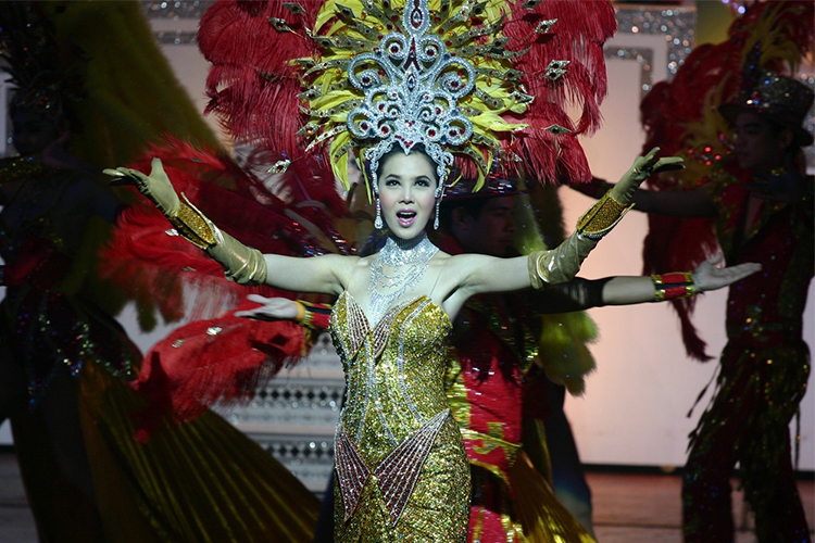 Vé Xem Alcazar Cabaret Show Ở Pattaya, Thái Lan - Ghế Deluxe