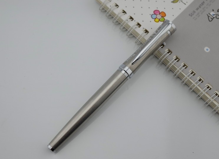Bút ký viết mực gel 0.7mm vỏ kim loại ánh thép không gỉ set - B3035