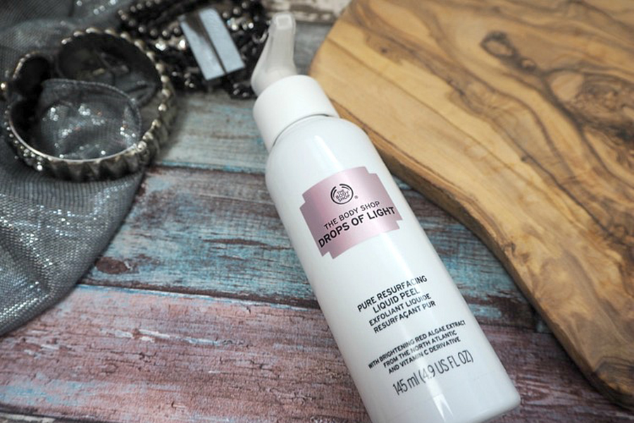 Tẩy Tế Bào Chết Dạng Kì The Body Shop Drops Of Light (145ml)